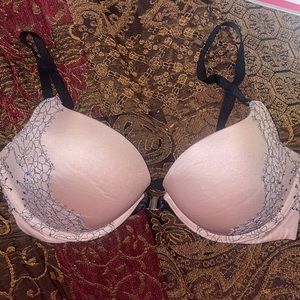 Victoria secret 36c very sexy push up bra